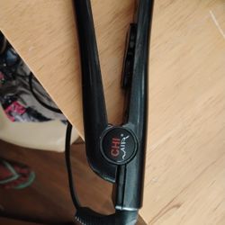 Like New Chi Air Straightener In Like New Cond Only Used A Few Times Gets To 450degrees 