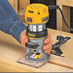 Compact torque of variable  speed lowering with LED DeWalt DWP611 1.25 from HP Max
