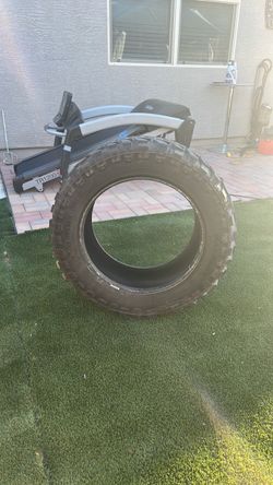 Tires for sale  (33x12.50 r20)
