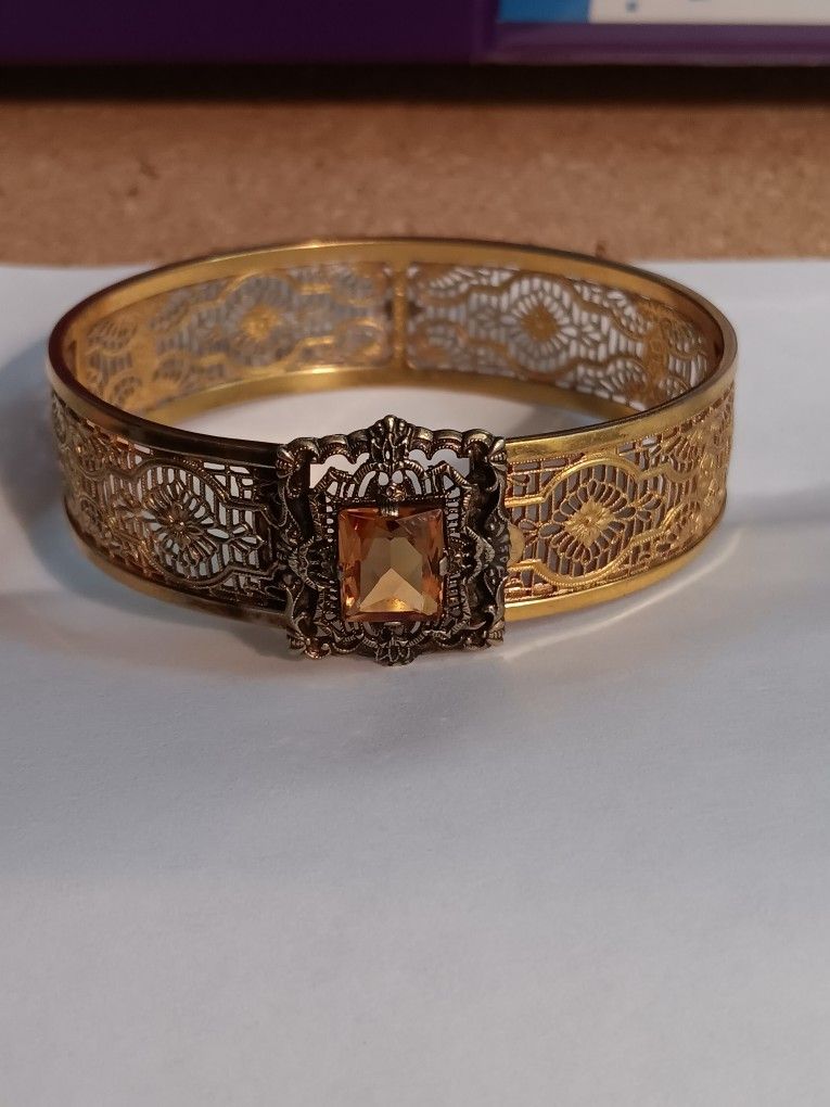 Vintage J.J.White Gold Tone Art Deco Rhinestone Filigree Bangle Bracelet