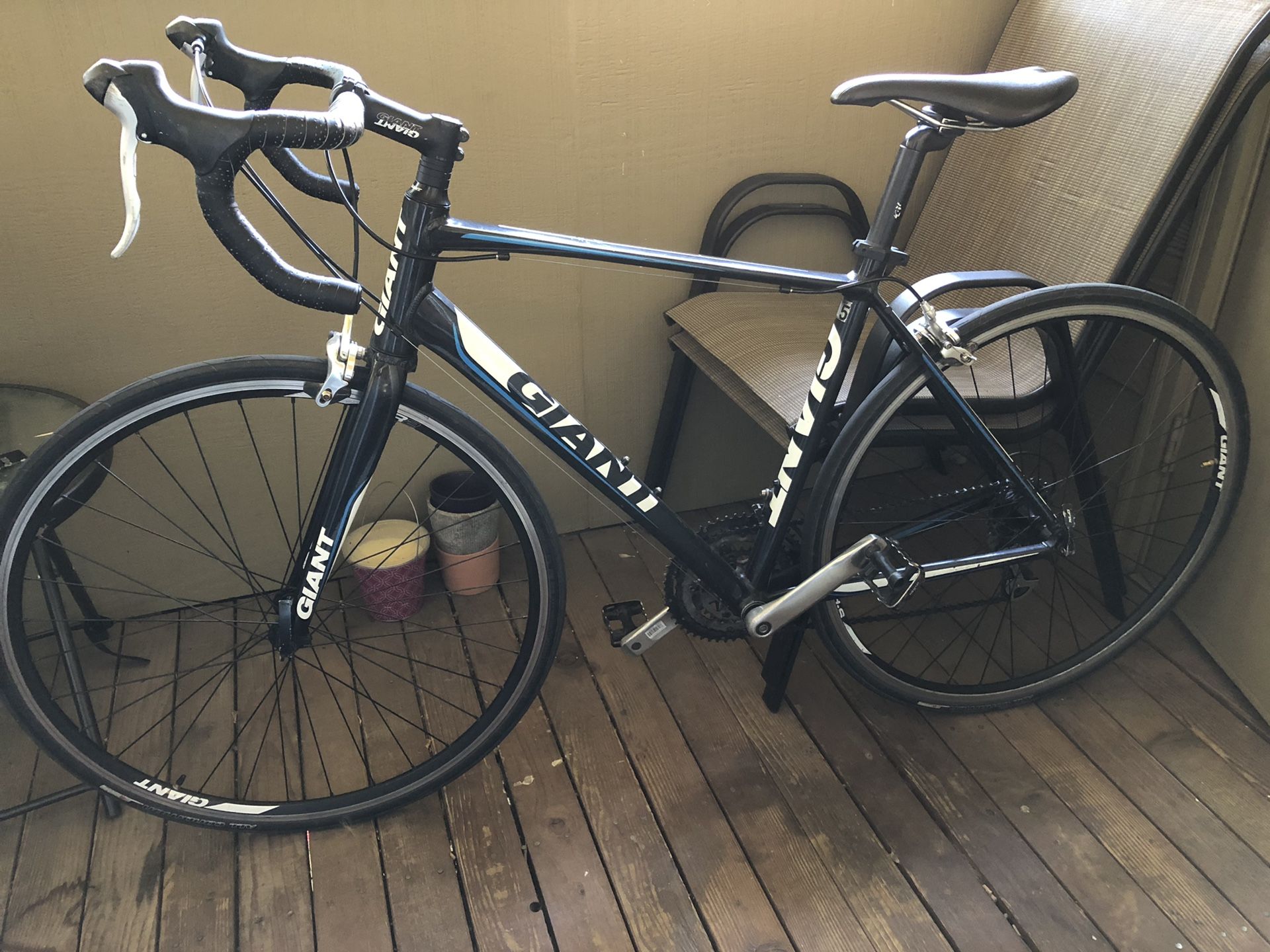 Giant Defy road bike