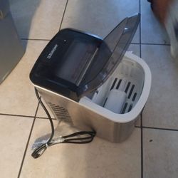 Ice Maker Machine