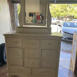 Baby Dresser And Mirror 