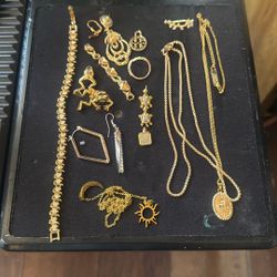 Gold Costume Jewelry Lot1 
