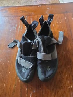 Climbing shoes