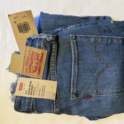 Levi Brand New High Rise Ankle Skinny