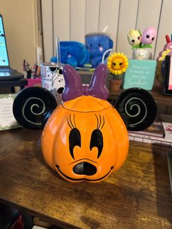 Minnie Pumpkin Jar