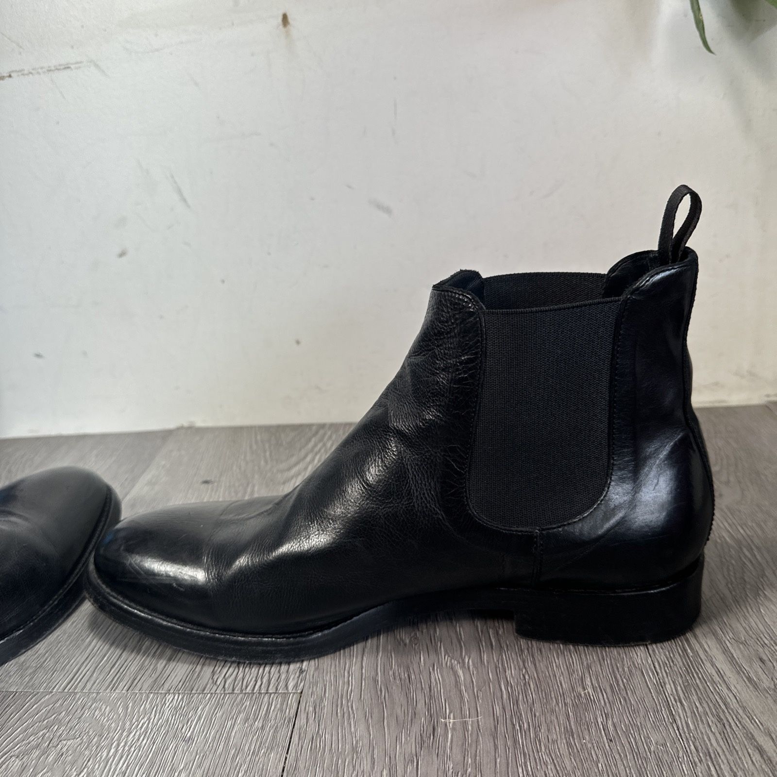 Frye Chelsea Boots Men 10.5 Black Leather Ankle Pull On 