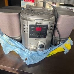 AM/FM Compact Disc Player 