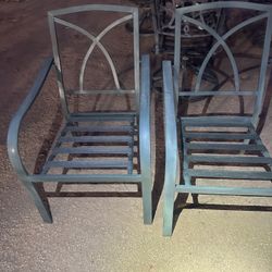 2 Patio Chairs 