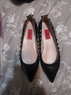 Valentino Garavani Size 35 $150