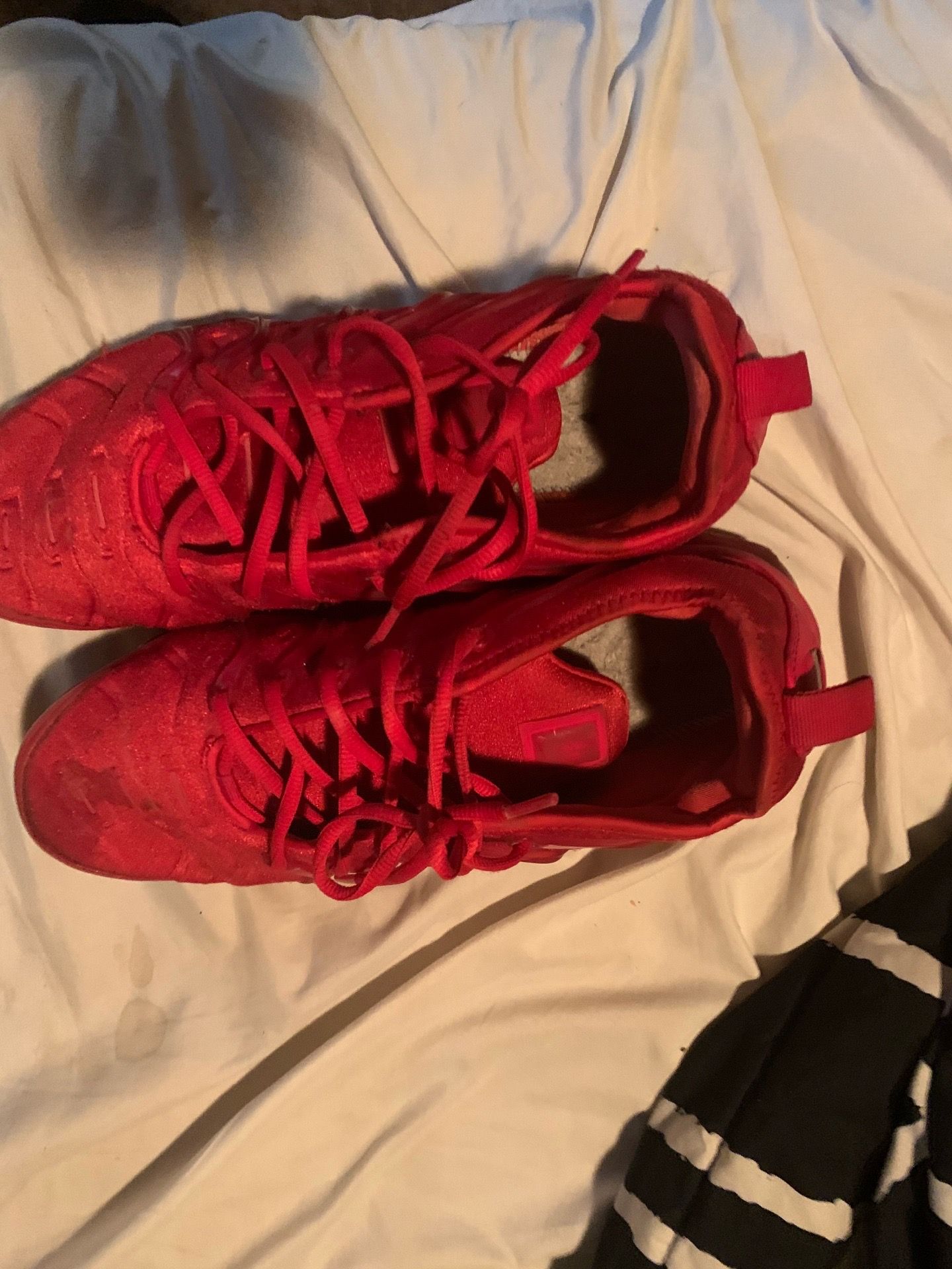 RED. VAPOR MAXES