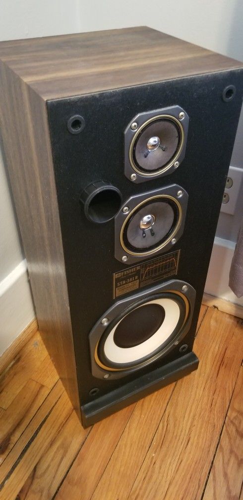 Fisher Speaker - Vintage And Sounds amazing