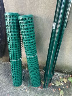 Green Plastic Mesh Fencing Rolls with T-Posts