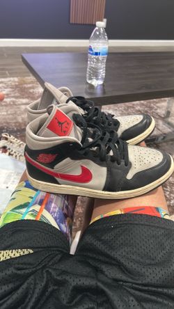 Jordan 1 mid