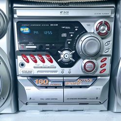 JVC Stereo System 3 CD / Double cassette / FM / AM Radio