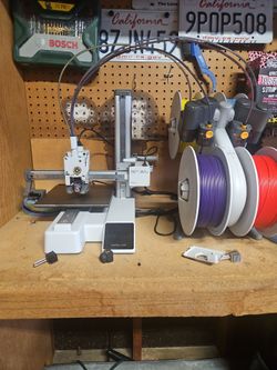 Bambu lab 3d printer/w 9 kilo of filament