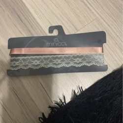Lace choker