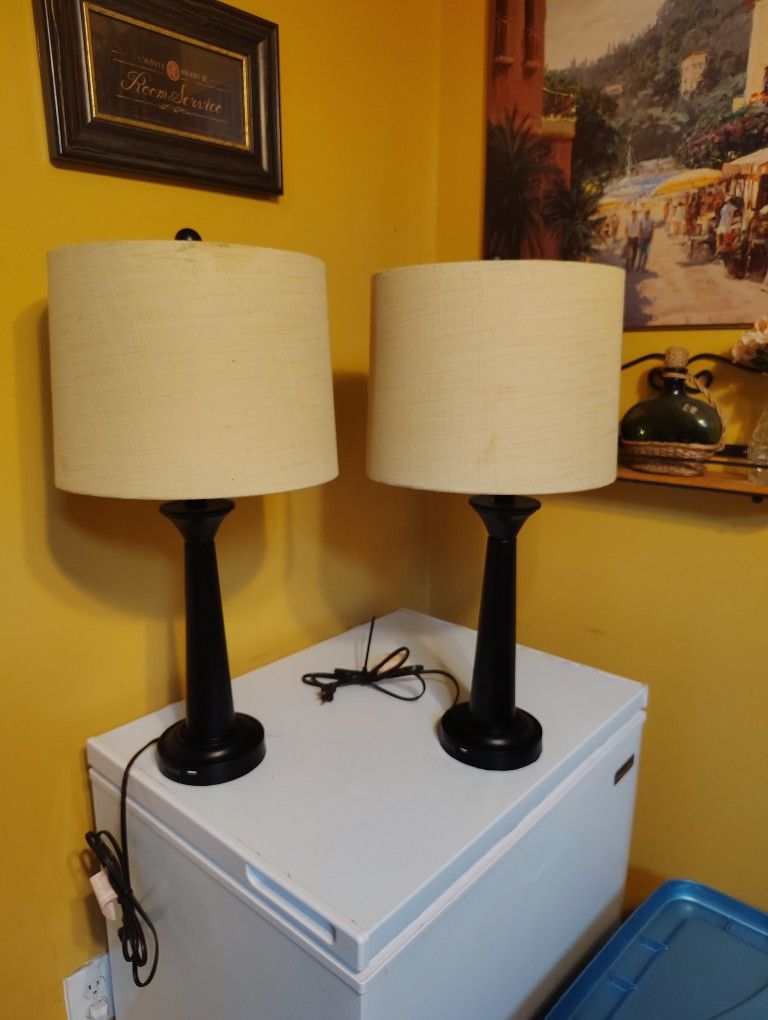 Set Of Lamps With Usbs