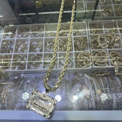 Solid gold chain pendant 