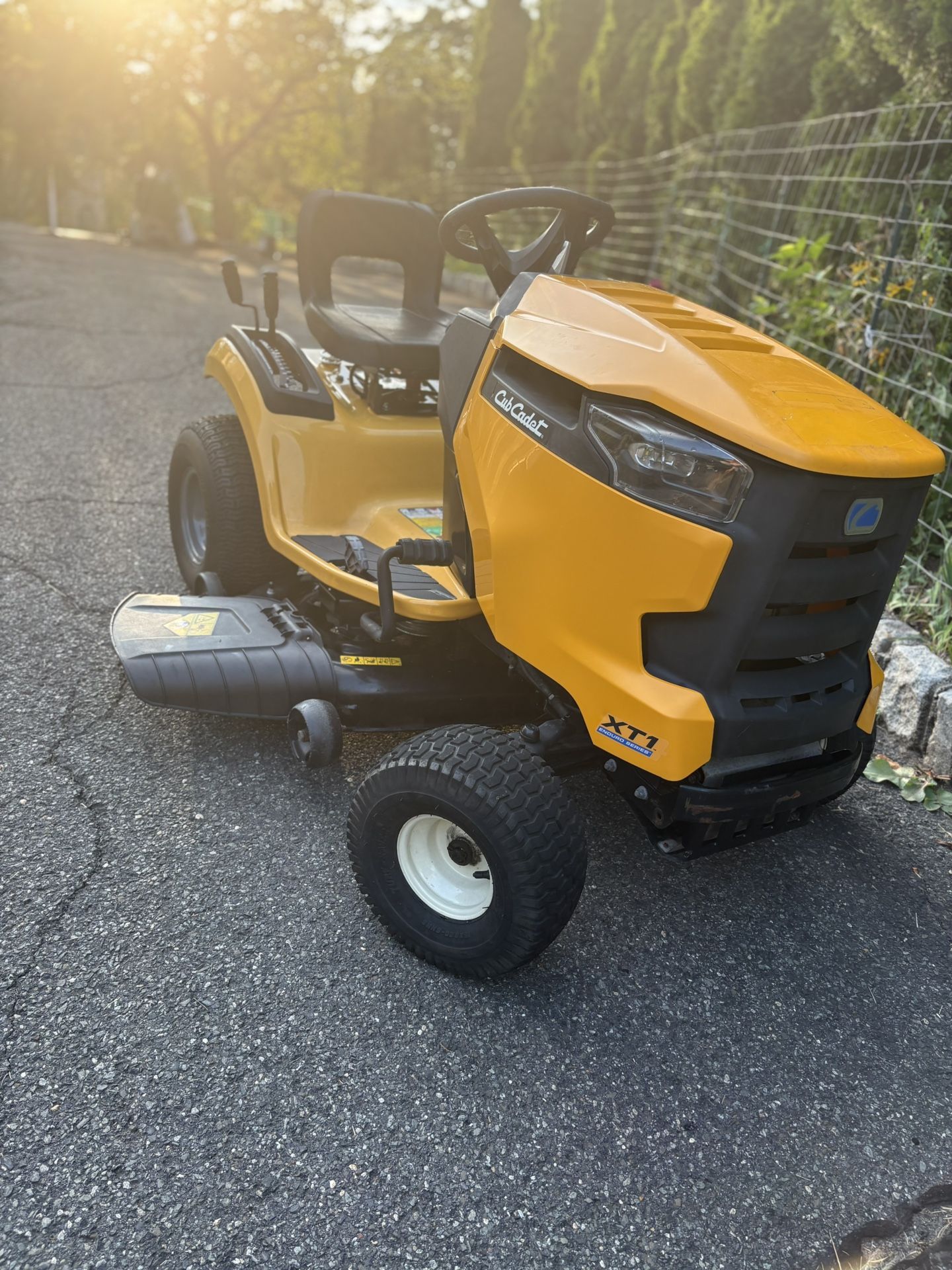 Cub Cadet Ride On Lawn Mower 