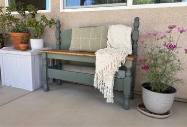 Farmhouse entryway bench