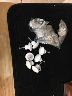 Kitchen cabinet knobs