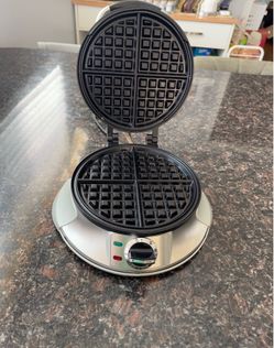 Round Belgian Waffle Maker