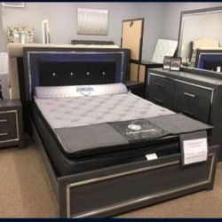 Lodanna Gray 4 Pieces Bedroom Set 