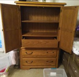 Dresser cabinet
