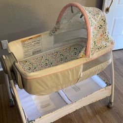 Graco Basinet And Diaper Changer
