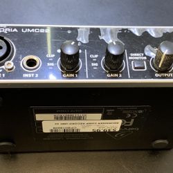 Behringer U-Phoria UMC22 USB Audio Interface 