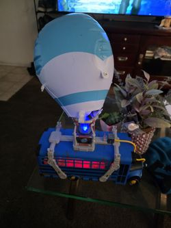 Fortnite Battle Bus Playset 2020 Jazwares W/ Balloon - Lights & Sounds - TESTED