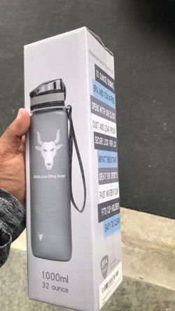 Premium sport water bottle—1000 bottle available—will consider best offer