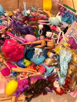 Huge bag of toys my little pony Barbie Sanrio hello kitty accessories for dolls