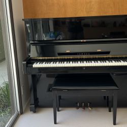 Yamaha U2 Upright Piano – 1969 Nippon Gakki (Great Condition)