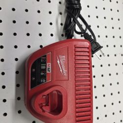  Milwaukee M12  12V Battery CHARGER 48-59-2401