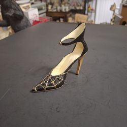 "Web Of Intrique" Mini A ture Highly Collectible Patent Leather Stiletto W/Gold Spiderweb "Just The Right Shoe" Collection By Artist Raine