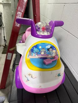 Kids ride on car