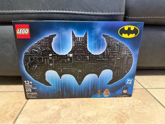 Lego Batman Logo Brand New Set # 76330