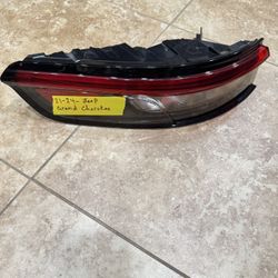 OEM | 2021 - 2024 Jeep Grand Cherokee LED Outer Tail Light (Right and left)