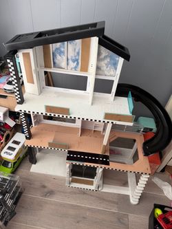 BOYS CAR HOUSE