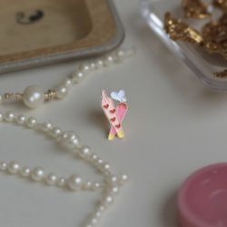 Smokers’ enamel pin badge button • Festival • Valentine • Gift