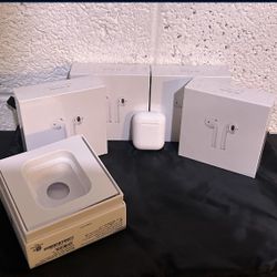AirPods With Wireless Charging Case