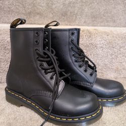 Doc Martens Size 6 Women