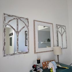 Mirrors Farmhouse