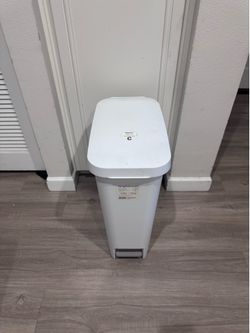 Brightroom 11 Gallon Slim Step Trash Can w/ Lid White