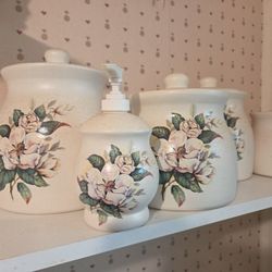 Estate Sale / Free Items!! - TODAY ONLY!  Housewear, Vintage, Kitchenware, Wall Art & More!!