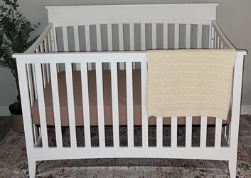 Baby crib with mattress