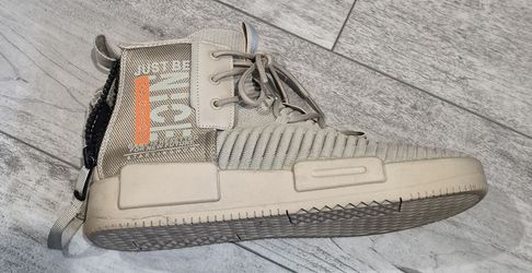 High-Style walking shoe